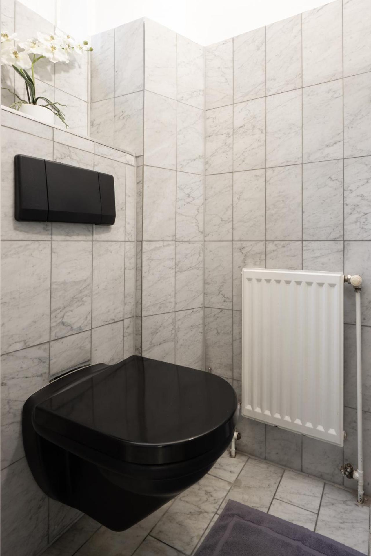 Central Apartment In Viennese Old Building Buitenkant foto