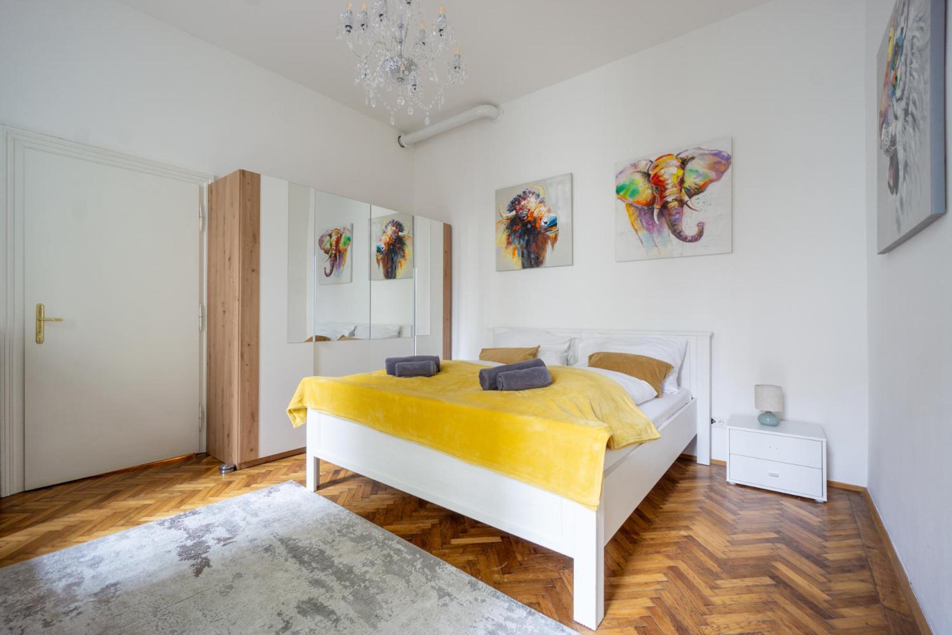Central Apartment In Viennese Old Building Buitenkant foto