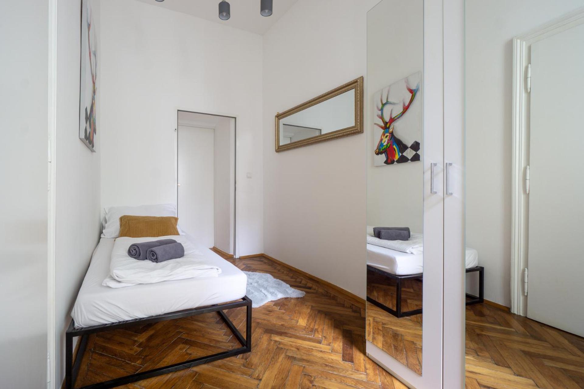 Central Apartment In Viennese Old Building Buitenkant foto
