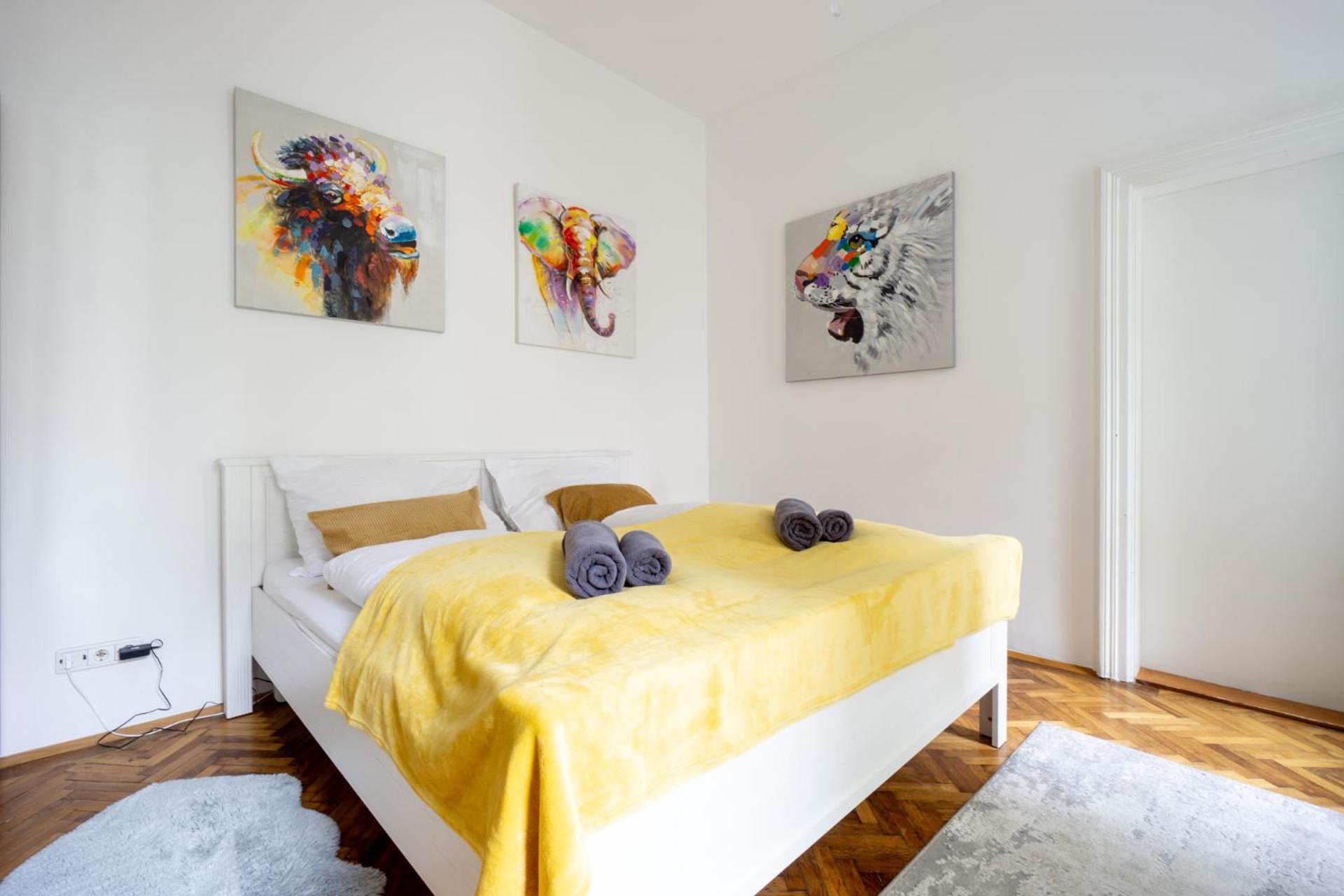 Central Apartment In Viennese Old Building Buitenkant foto