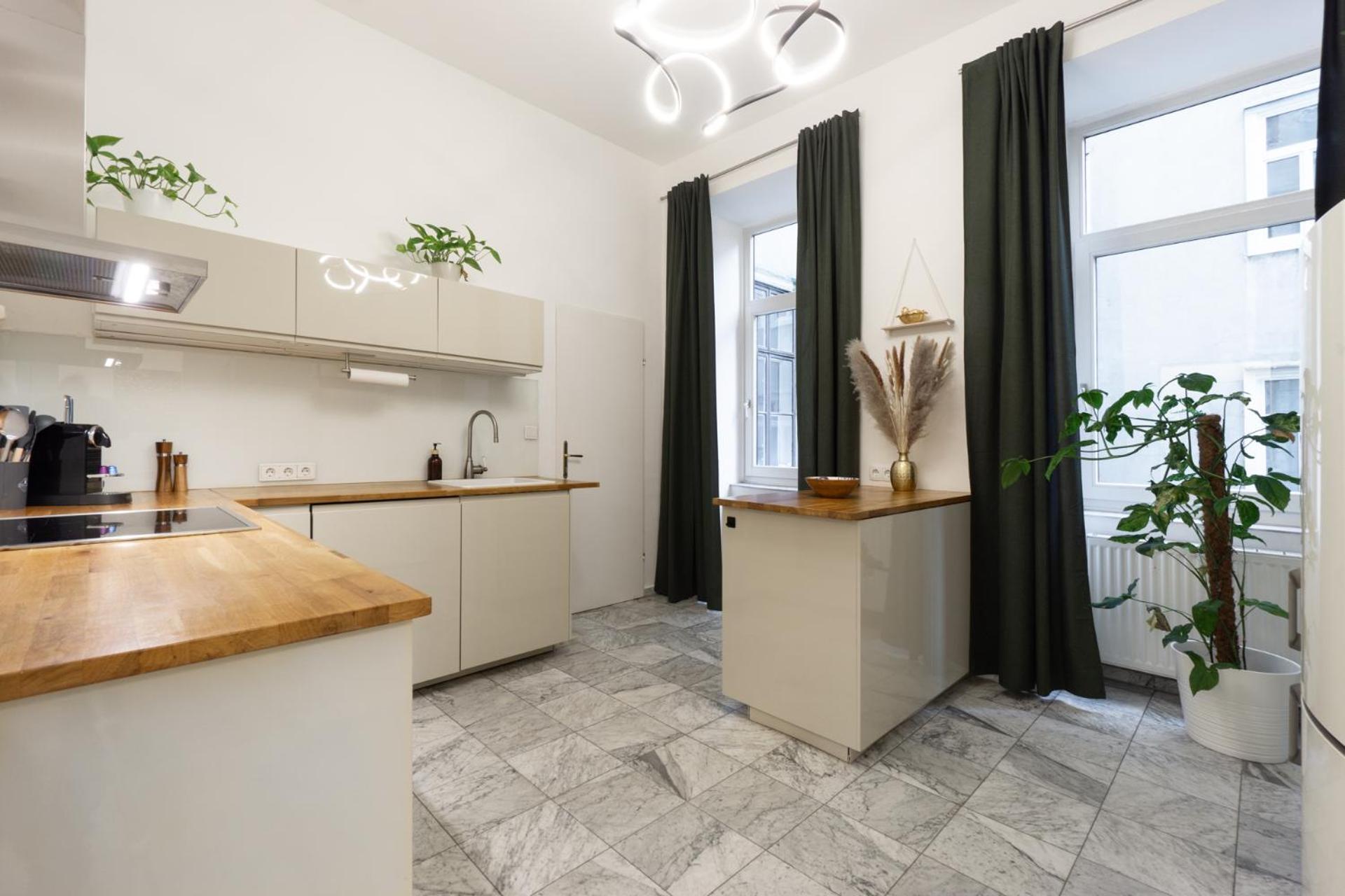 Central Apartment In Viennese Old Building Buitenkant foto