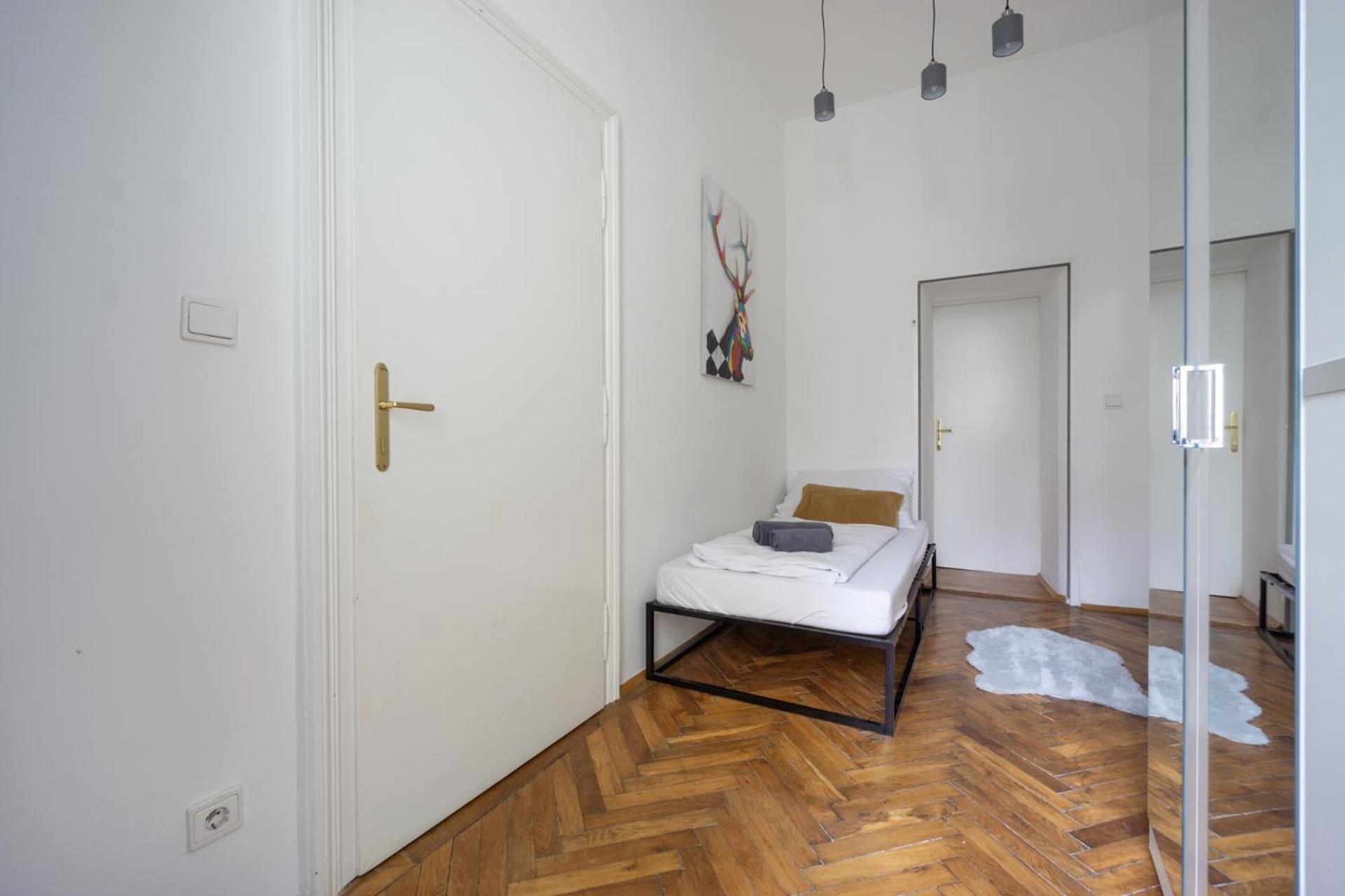 Central Apartment In Viennese Old Building Buitenkant foto